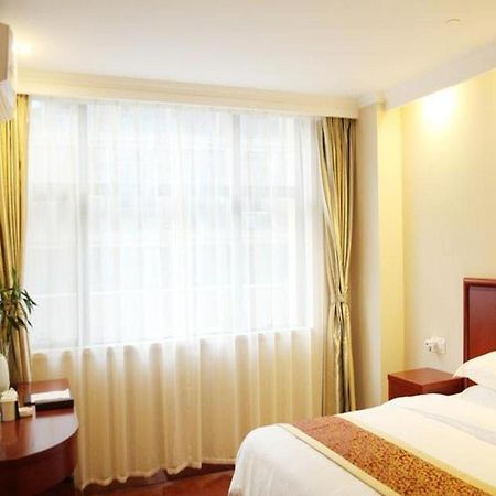 Greentree Inn Bole Wanxianghui Express Hotel Buitenkant foto