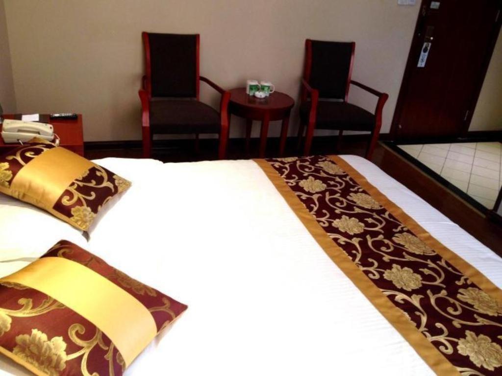 Greentree Inn Bole Wanxianghui Express Hotel Buitenkant foto
