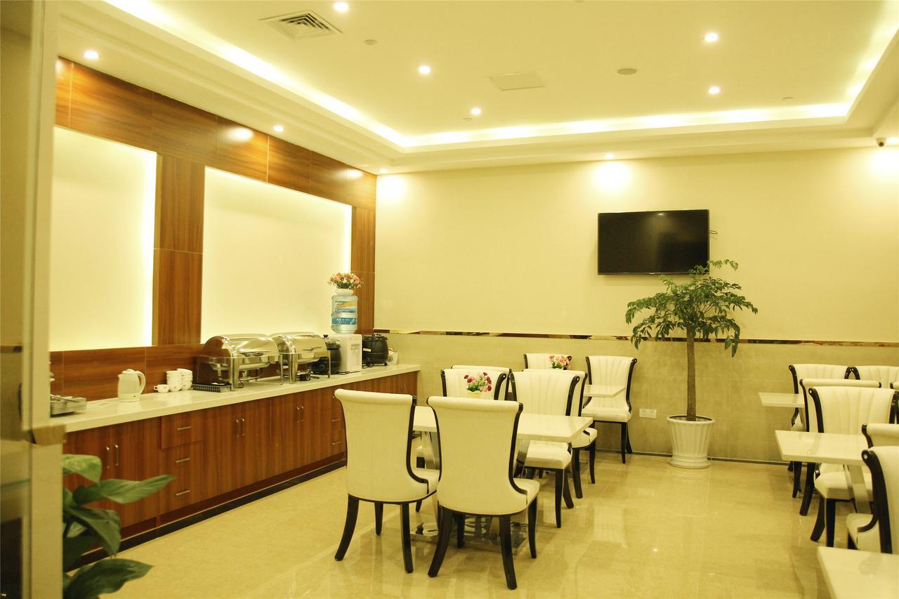 Greentree Inn Bole Wanxianghui Express Hotel Buitenkant foto